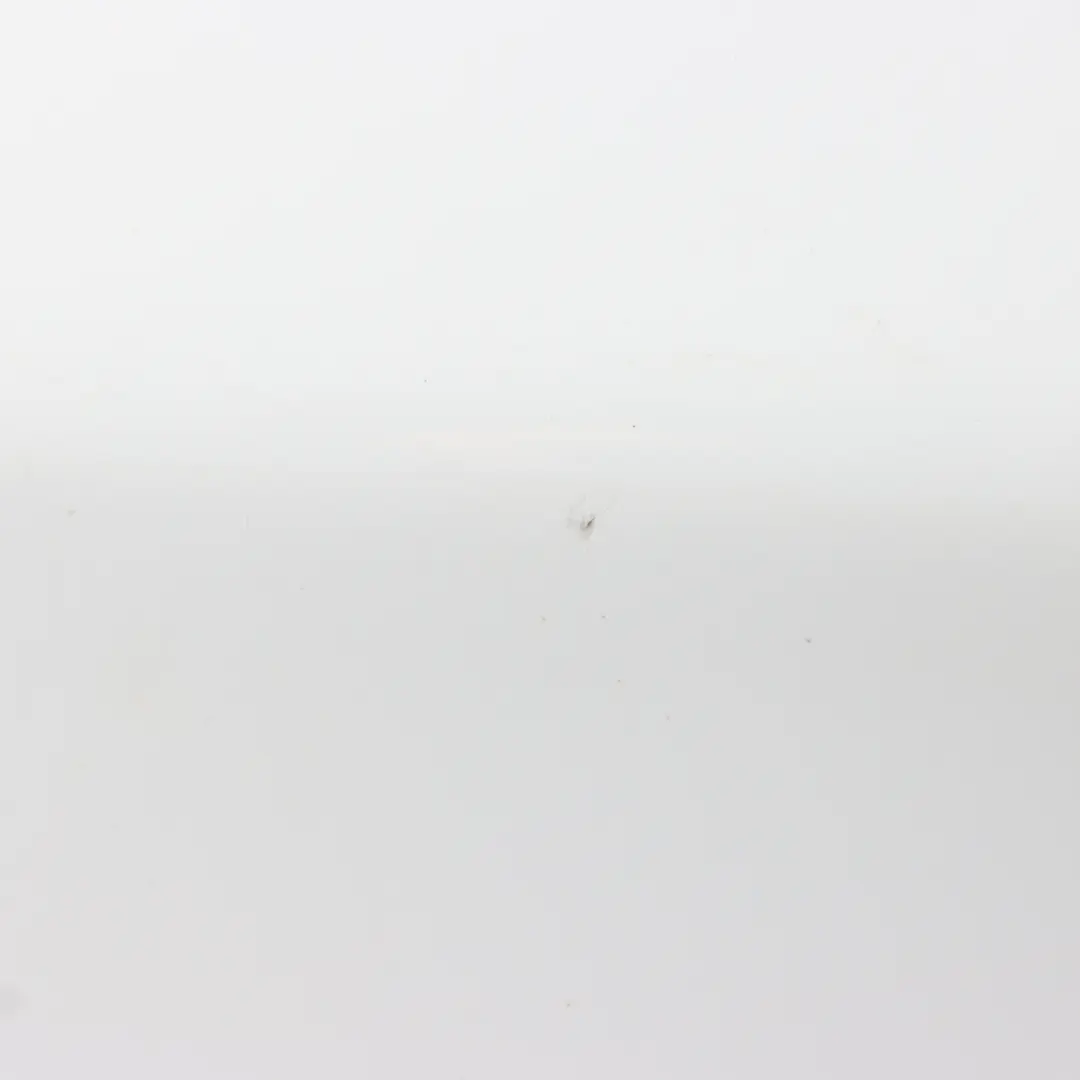 Llenado de combustible Flap Fill In Flap Cubierta Alpine White para BMW E81 con número de pieza 7172083 BMW E81 Llenado de combustible Flap Fill In Flap Cubierta Alpine White - SKU 7172083-AW - Número de pieza 7172083