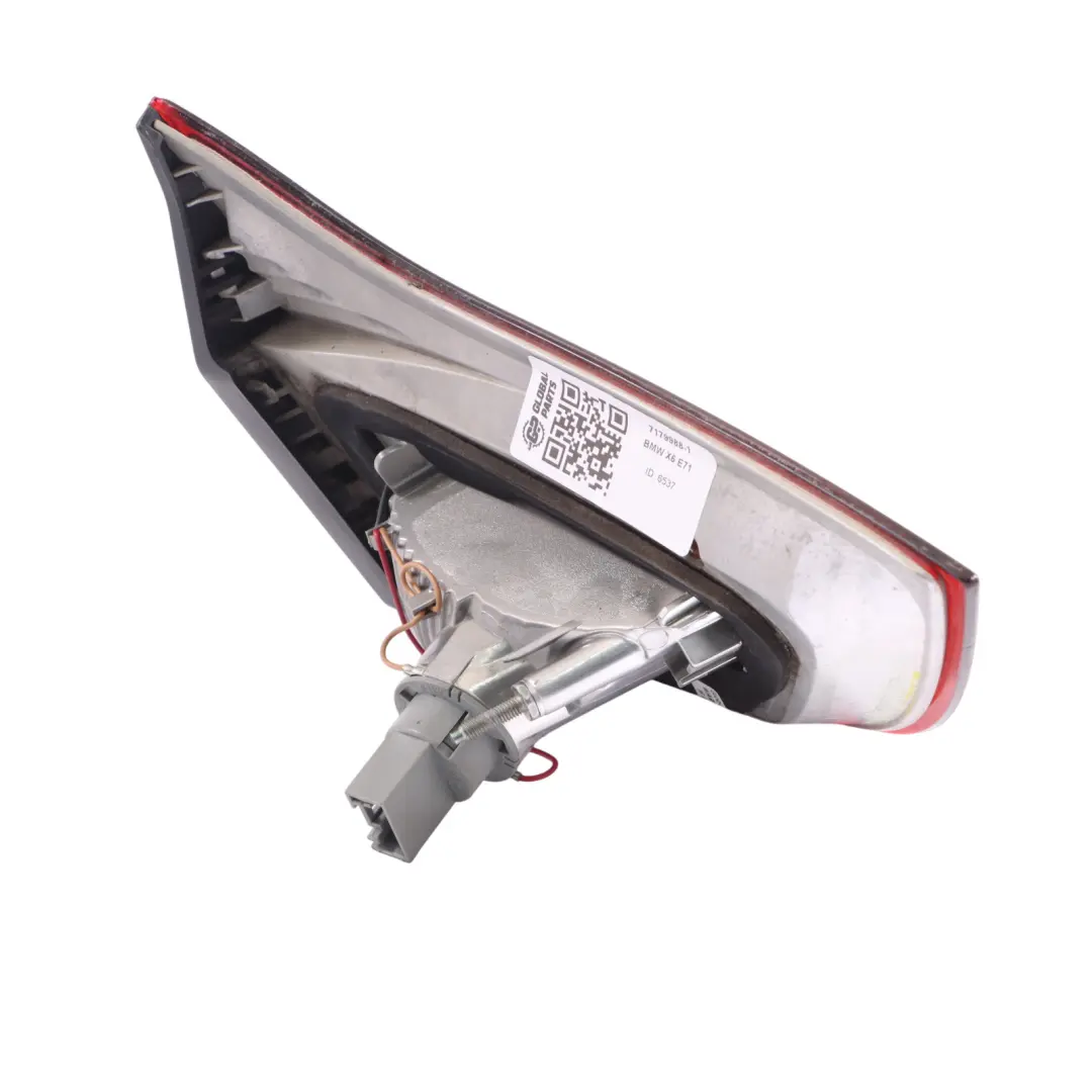 Lampa Światło W Klapie Bagażnika Tył Prawa . do BMW X6 E71 E72 o numerze 7179988 BMW X6 E71 E72 Lampa Światło W Klapie Bagażnika Tył Prawa . - SKU 7179988-1 - Numer Części 7179988