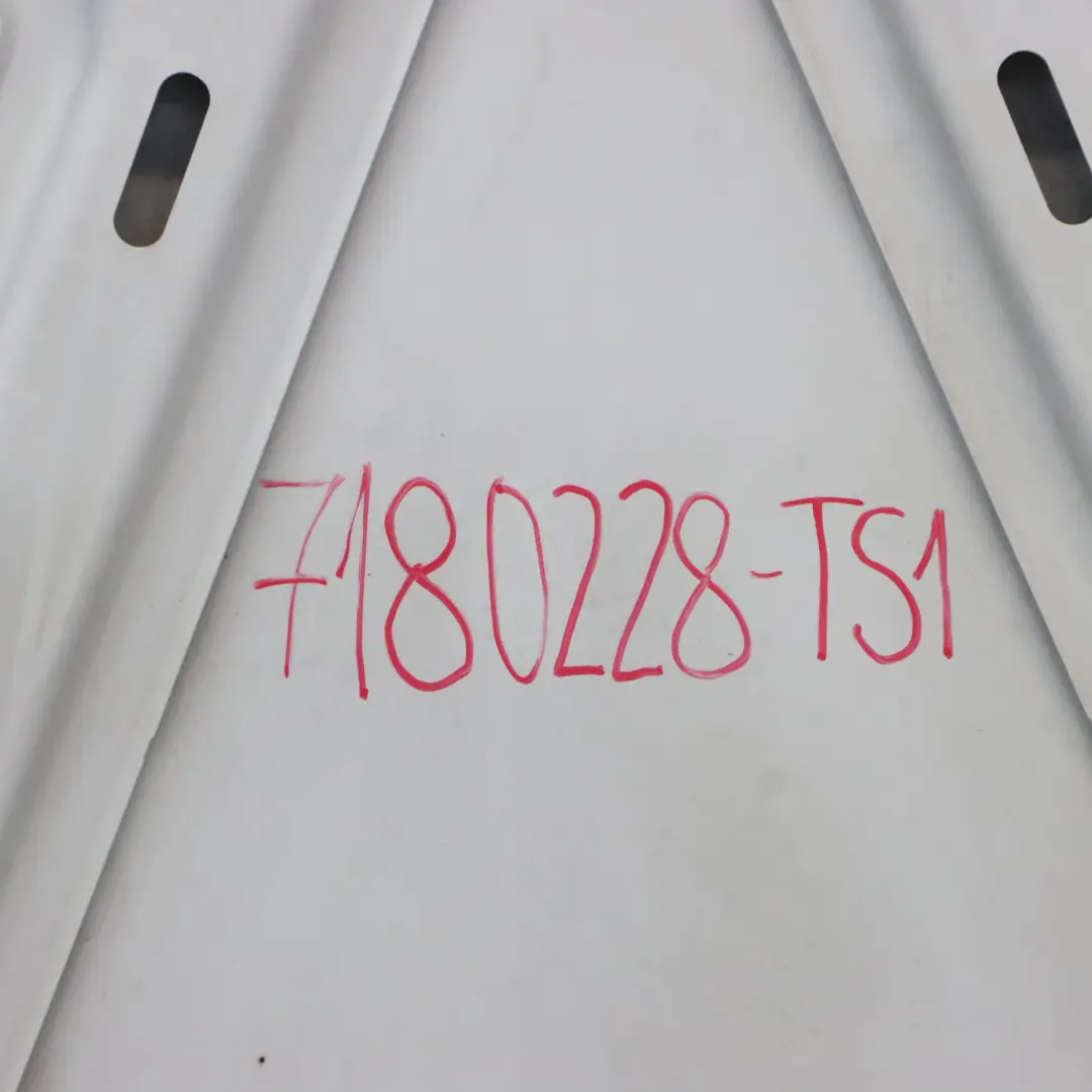 Maska Pokrywa Silnika Titansilber - 354 do BMW Z4 E85 o numerze 7180228 BMW Z4 E85 Maska Pokrywa Silnika Titansilber - 354 - SKU 7180228-TS1 - Numer Części 7180228