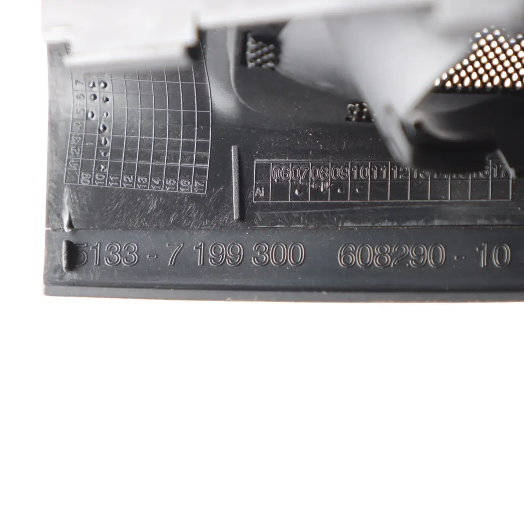 Osłona Głośnika Wysokotonowego Przód Przednia Prawa do BMW F10 F11 o numerze 7199300 BMW F10 F11 Osłona Głośnika Wysokotonowego Przód Przednia Prawa - SKU 7199300 - Numer Części 7199300