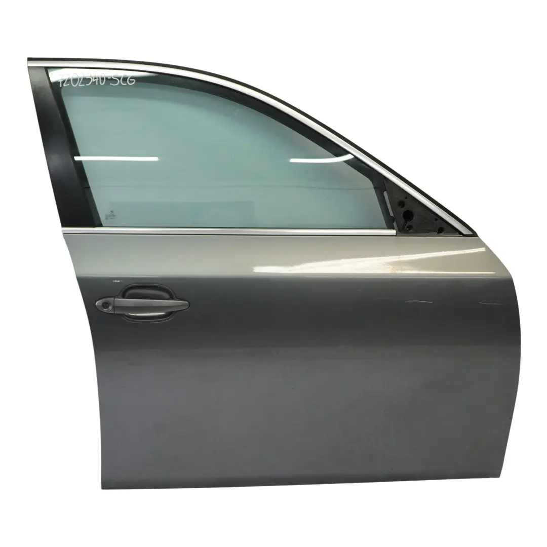 Puerta Delantera Derecha Spacegrau Gris Espacial Metalizado - A52 para BMW E60 E61 con número de pieza 7202340 BMW E60 E61 Puerta Delantera Derecha Spacegrau Gris Espacial Metalizado - A52 - SKU 7202340-SCG - Número de pieza 7202340