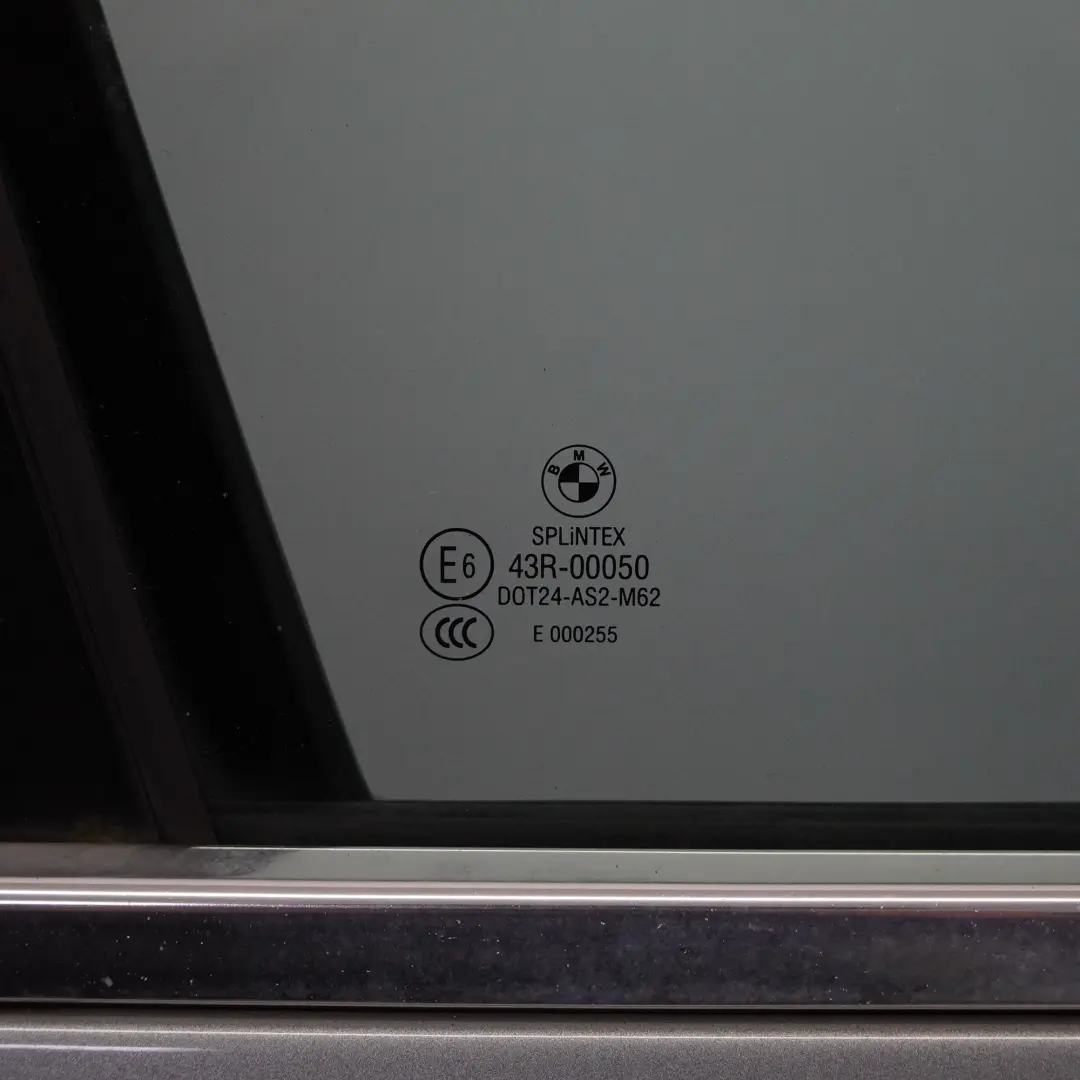 Puerta Delantera Derecha Spacegrau Gris Espacial Metalizado - A52 para BMW E60 E61 con número de pieza 7202340 BMW E60 E61 Puerta Delantera Derecha Spacegrau Gris Espacial Metalizado - A52 - SKU 7202340-SCG - Número de pieza 7202340