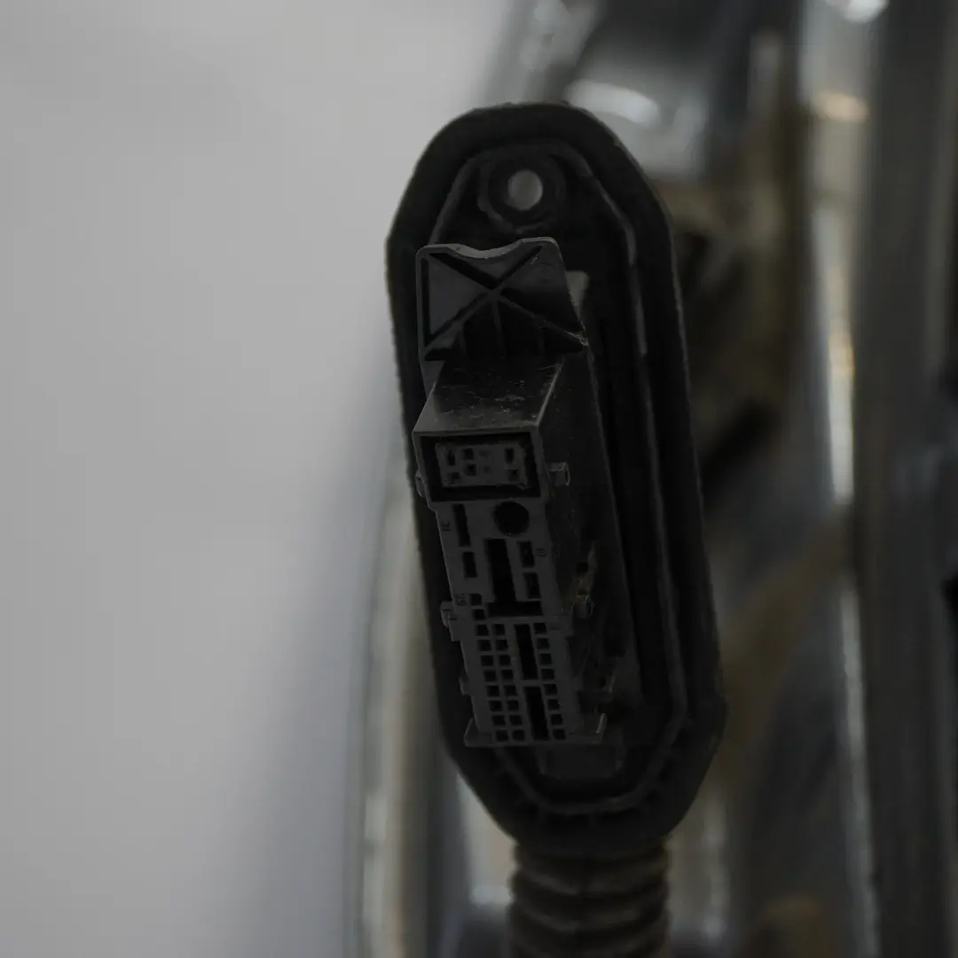 Tür Hinten Rechts Spacegrau Metallic - A52 für BMW E60 mit Teilenummer 7202342 BMW E60 Tür Hinten Rechts Spacegrau Metallic - A52 - SKU 7202342-SCG - Teilenummer 7202342