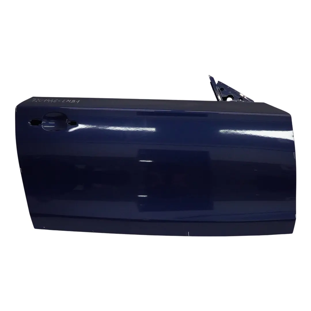Porta Anteriore Destra Le Mans Blau Blue Metallic - 381 per BMW E81 E82 E88 con numero di parte 7207446 BMW E81 E82 E88 Porta Anteriore Destra Le Mans Blau Blue Metallic - 381 - SKU 7207446-LMB1 - Numero di parte 7207446
