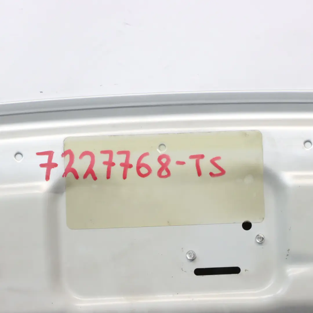 Maska Pokrywa Silnika Titansilber Srebrny Metalik - 354 do BMW F07 o numerze 7227768 BMW F07 Maska Pokrywa Silnika Titansilber Srebrny Metalik - 354 - SKU 7227768-TS - Numer Części 7227768