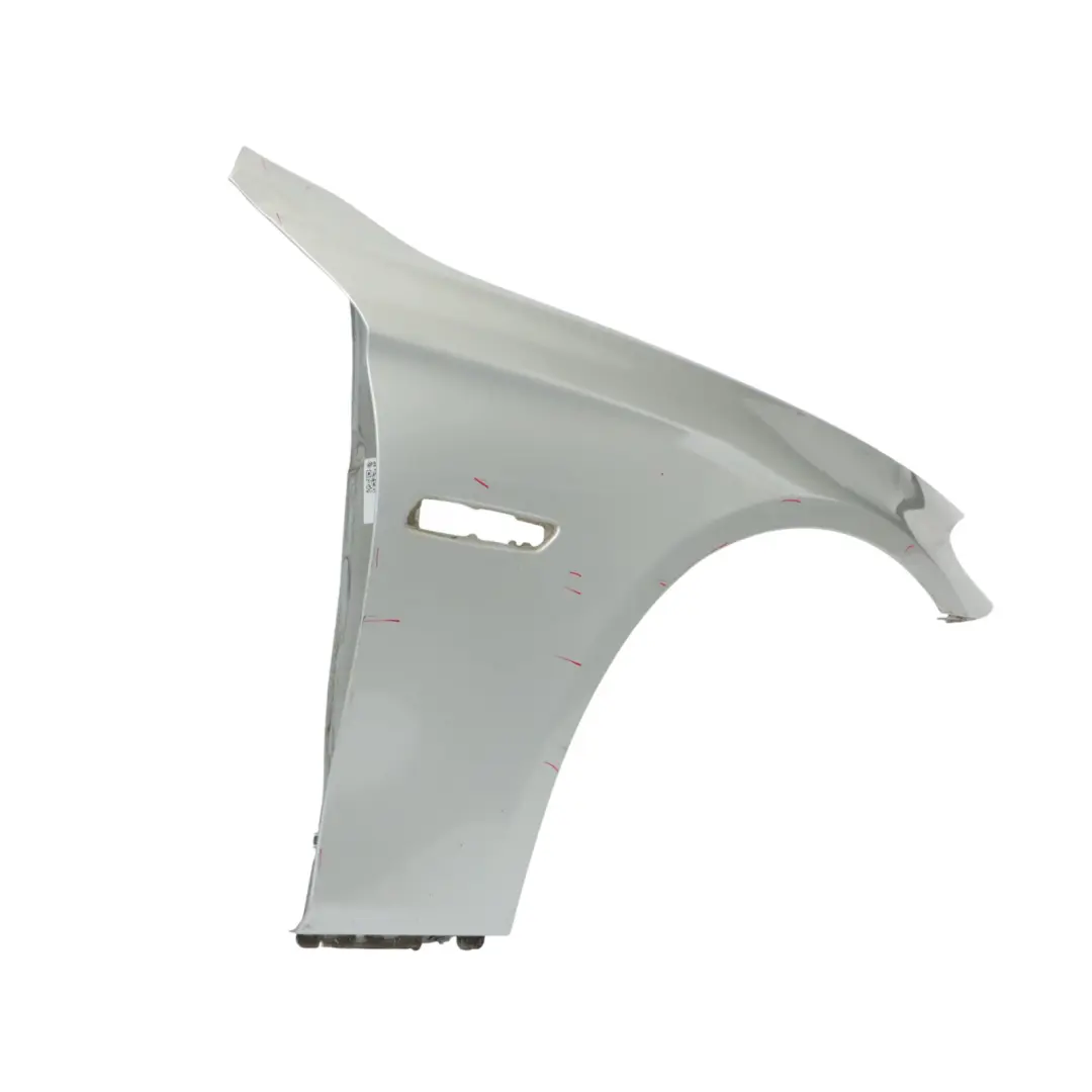 Parafango Anteriore Destro Laterale Glacier Silver - A83 per BMW F10 F11 con numero di parte 7248660 BMW F10 F11 Parafango Anteriore Destro Laterale Glacier Silver - A83 - SKU 7248660-GSB - Numero di parte 7248660
