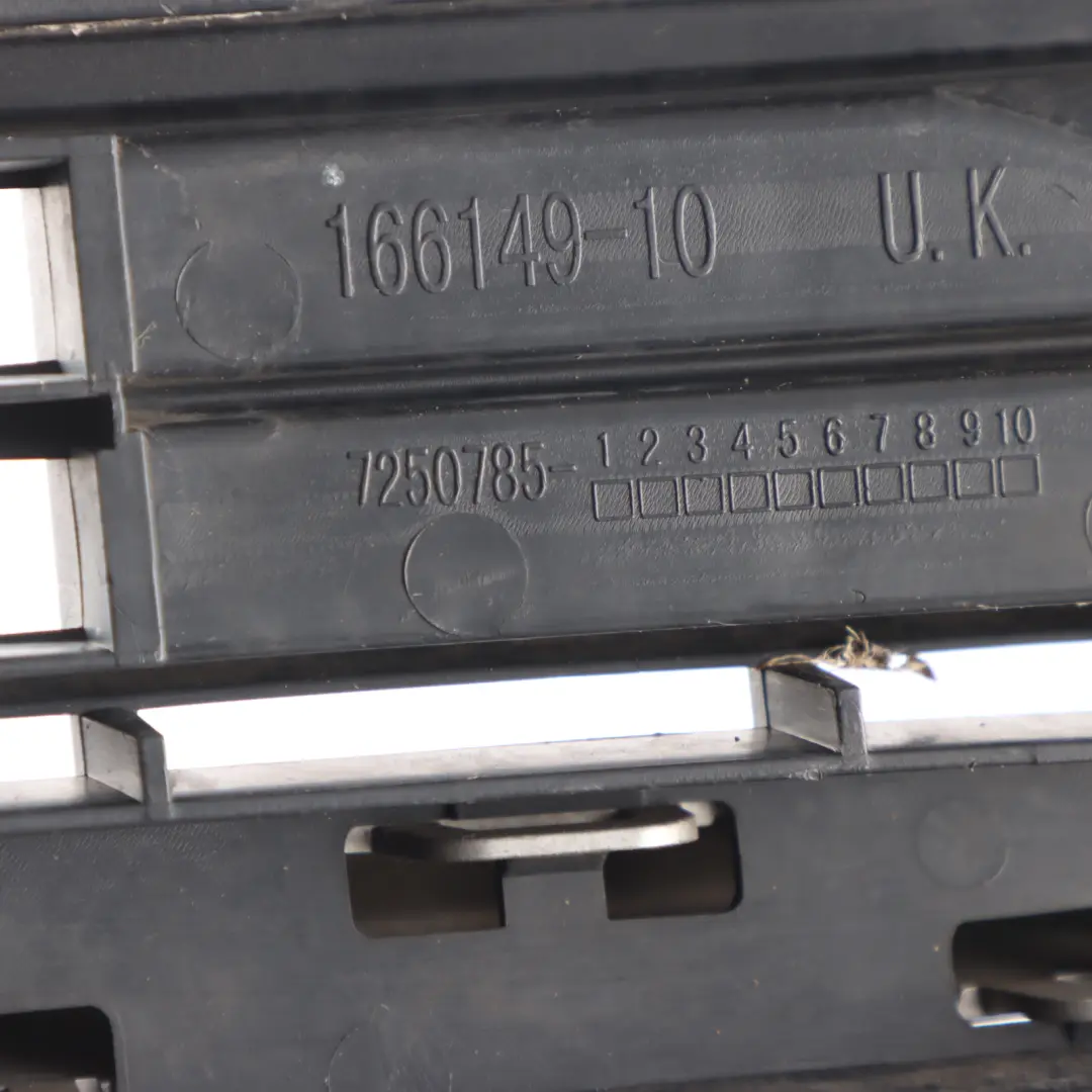 Embellecedor Paragolpes Delantero Parrilla Crom para Mini Cooper R55 R56 LCI con número de pieza 7250785 Mini Cooper R55 R56 LCI Embellecedor Paragolpes Delantero Parrilla Crom - SKU 7250785-1 - Número de pieza 7250785