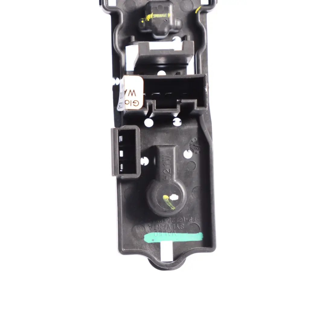 Uchwyt Żarówki Gniazdo Wkład Lampy Tylnej Lewy Prawy Tył do BMW X3 F25 o numerze 7288199 BMW X3 F25 Uchwyt Żarówki Gniazdo Wkład Lampy Tylnej Lewy Prawy Tył - SKU 7288199 - Numer Części 7288199