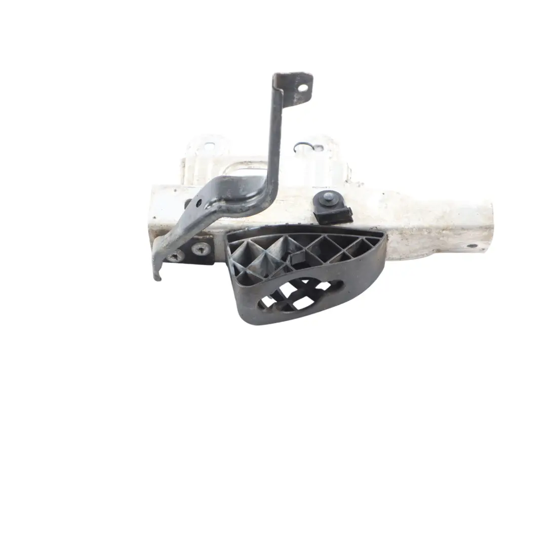 Front Bumper Deformation Element Mount Bracket Crash Right O/S to BMW F33 with Part number 7289910 BMW F33 Front Bumper Deformation Element Mount Bracket Crash Right O/S - SKU 7289910 - Part number 7289910