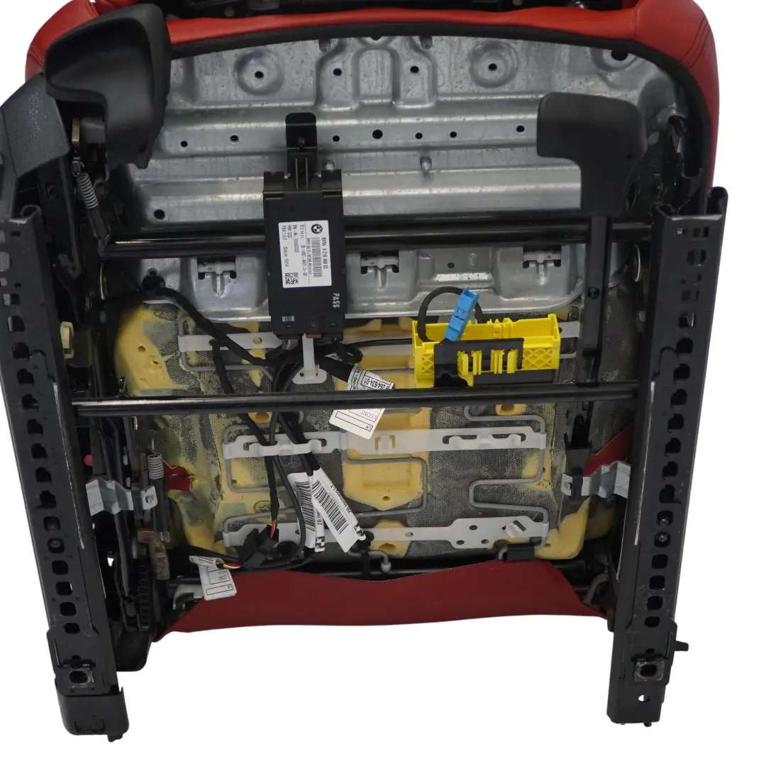 Fotel Prawy Przód M Sport Skóra Dakota Czerwony do BMW F20 o numerze 7295148 BMW F20 Fotel Prawy Przód M Sport Skóra Dakota Czerwony - SKU 7295148-5 - Numer Części 7295148