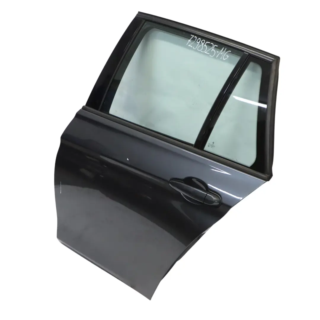 Porta Posteriore Sinistra Mineralgrau Metallic Grigio - B39 per BMW F31 Touring con numero di parte 7298525 BMW F31 Touring Porta Posteriore Sinistra Mineralgrau Metallic Grigio - B39 - SKU 7298525-MG - Numero di parte 7298525