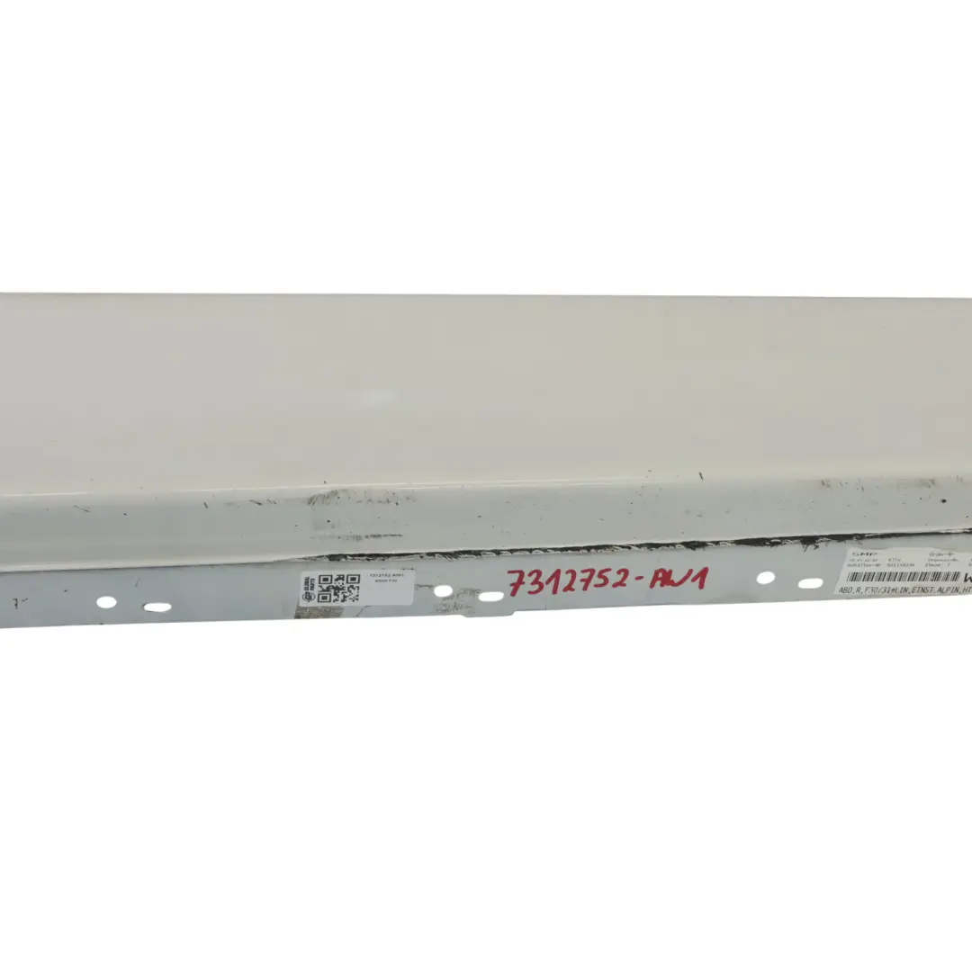 Sottoporta striscia destra Alpinweiss bianco alpino 3 - 300 per BMW F30 F31 con numero di parte 7312752 BMW F30 F31 Sottoporta striscia destra Alpinweiss bianco alpino 3 - 300 - SKU 7312752-AW1 - Numero di parte 7312752