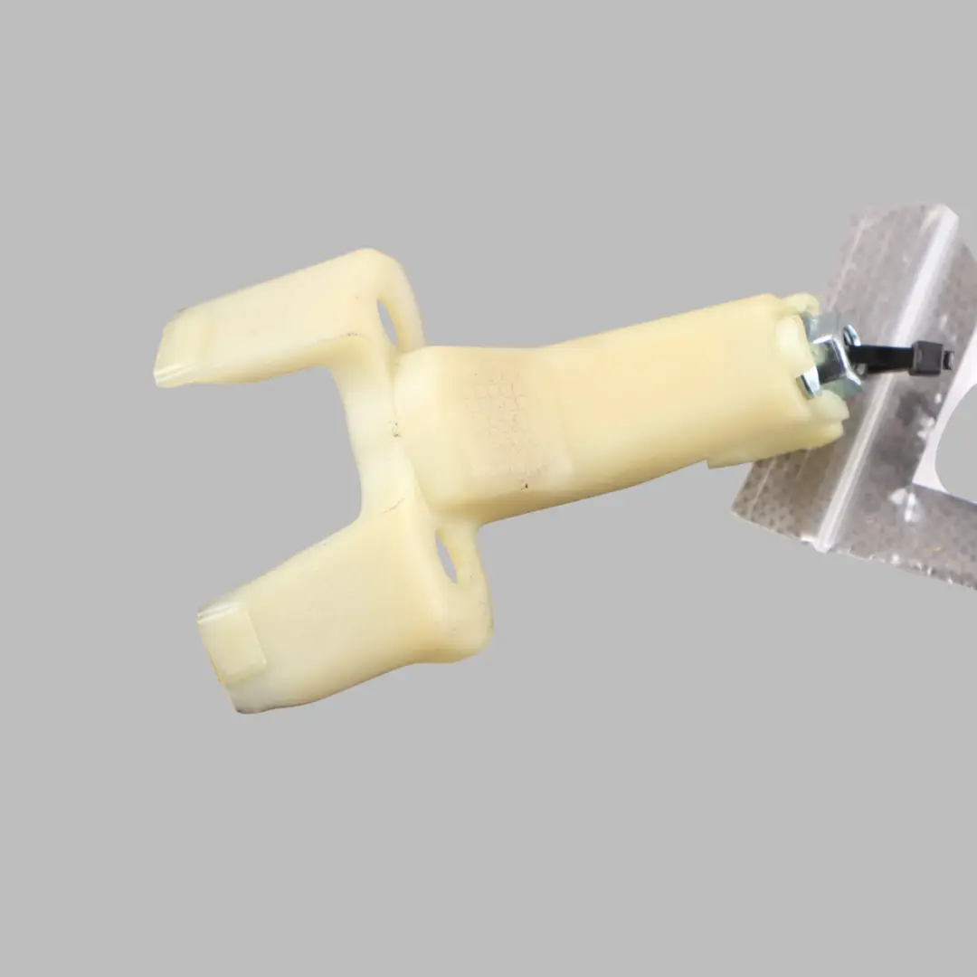 Support Garniture Couvercle Arrière Droit D'Origine pour BMW F30 F31 F80 M3 à propos du numéro de pièce 7313420 BMW F30 F31 F80 M3 Support Garniture Couvercle Arrière Droit D'Origine - SKU 7313420 - Numéro de pièce 7313420