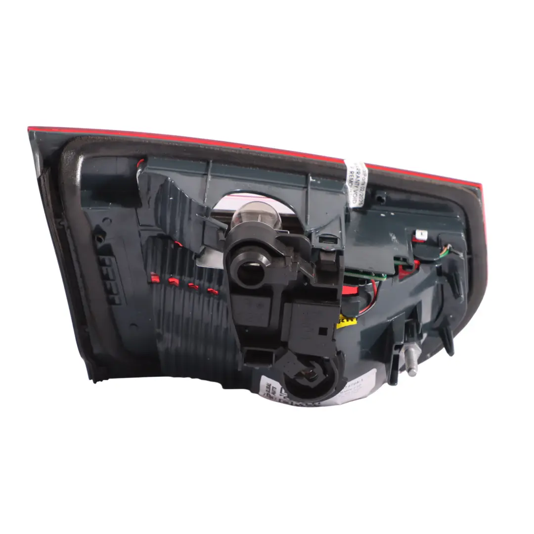 Feu De Coffre Arrière Droit 7371112 pour BMW F30 F31 F80 M3 à propos du numéro de pièce 7372794 BMW F30 F31 F80 M3 Feu De Coffre Arrière Droit 7371112 - SKU 7372794-1 - Numéro de pièce 7372794