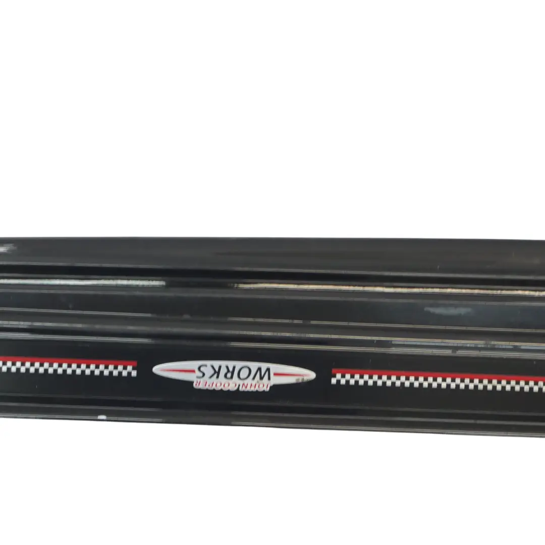 Faldón lateral derecho JCW panel basculante Midnight Black - A94 para Mini F56 F57 con número de pieza 7382182 Mini F56 F57 Faldón lateral derecho JCW panel basculante Midnight Black - A94 - SKU 7382182-MNB2 - Número de pieza 7382182