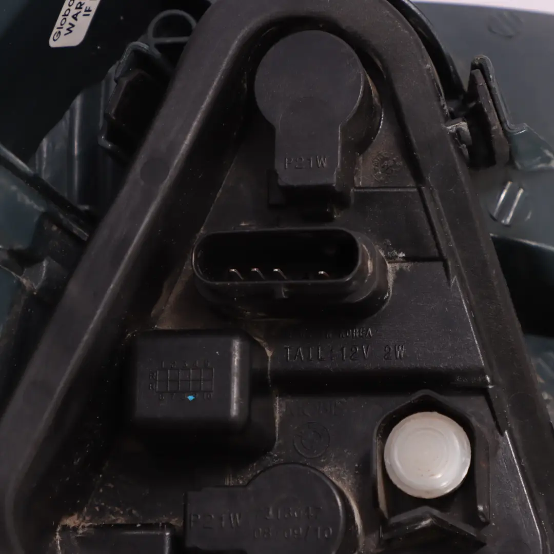 Lampa Tylna Prawa Tył Prawy do BMW F31 Kombi o numerze 7429728 BMW F31 Kombi Lampa Tylna Prawa Tył Prawy - SKU 7429728-4 - Numer Części 7429728