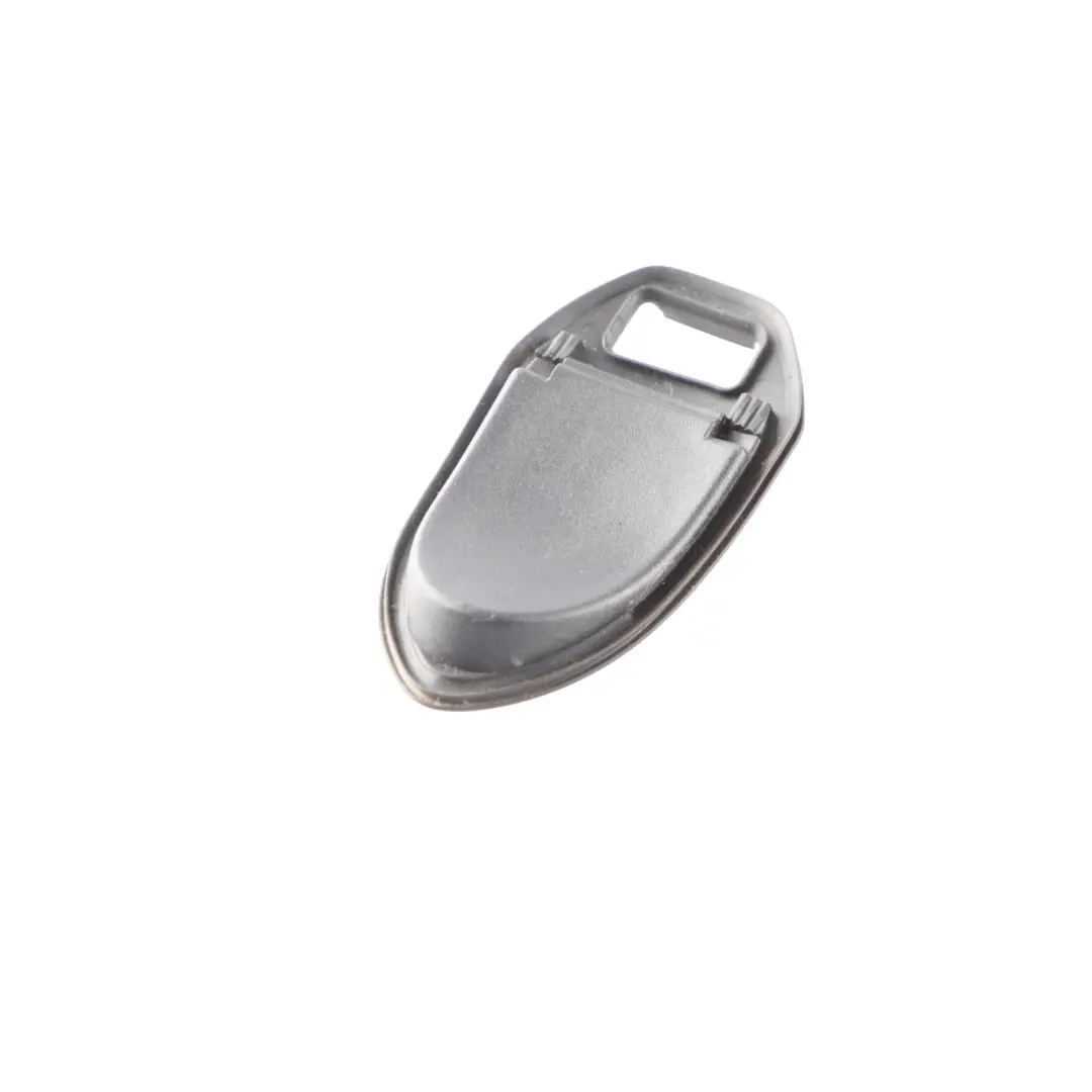 Osłona Kabłąka Uchwytu Dolna Prawy Przód do BMW F40 G20 G30 X3 G01 o numerze 7497722 BMW F40 G20 G30 X3 G01 Osłona Kabłąka Uchwytu Dolna Prawy Przód - SKU 7497722 - Numer Części 7497722