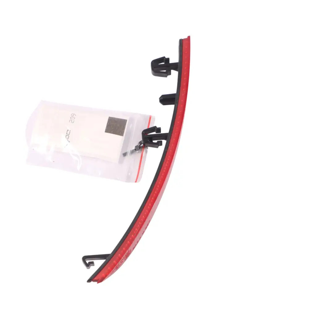 Heck Stoß Stangen Reflektor Links für BMW F45 Active Tourer F46 Gran Tourer mit Teilenummer 7850601 BMW F45 Active Tourer F46 Gran Tourer Heck Stoß Stangen Reflektor Links - SKU 7850601 - Teilenummer 7850601