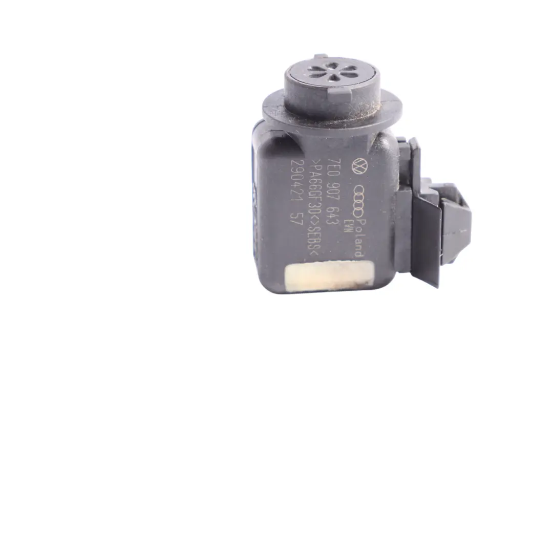 Interior Air Quality Sensor A/C to Audi Q7 4L VW Transporter T5 Car with Part number 7E0907643 Audi Q7 4L VW Transporter T5 Car Interior Air Quality Sensor A/C - SKU 7E0907643 - Part number 7E0907643