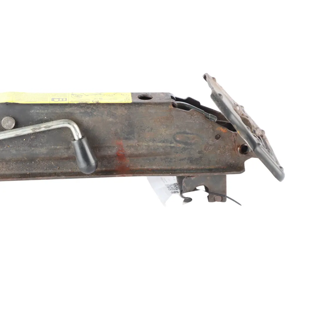 7L Emergency Scissor Lifting Car Jack Tool to VW Volkswagen Touareg with Part number 7L0011031E VW Volkswagen Touareg 7L Emergency Scissor Lifting Car Jack Tool - SKU 7L0011031E - Part number 7L0011031E