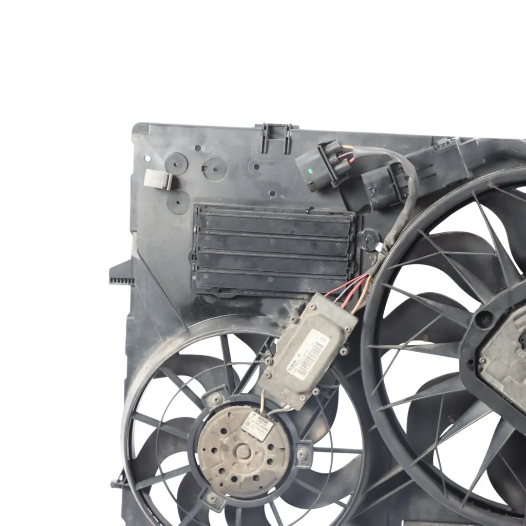 A/C Air Condition Radiator Fan Shroud Motor to Audi Q7 4L with Part number 7L0121207E Audi Q7 4L A/C Air Condition Radiator Fan Shroud Motor - SKU 7L0121207E - Part number 7L0121207E