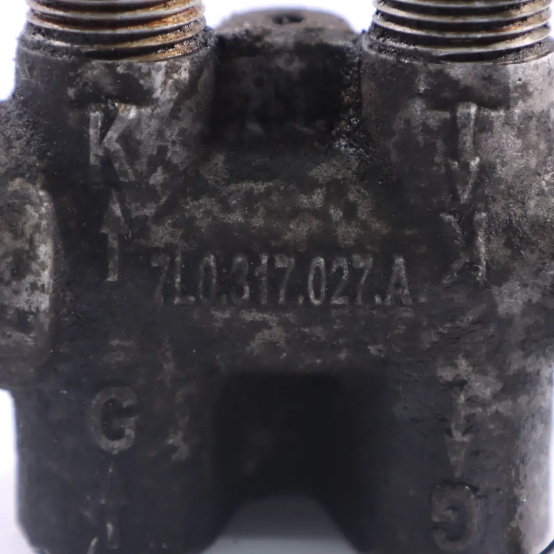 VW Volkswagen Touareg 7L Termostato Radiatore Olio - SKU 7L0317027A - Numero di parte 7L0317027A