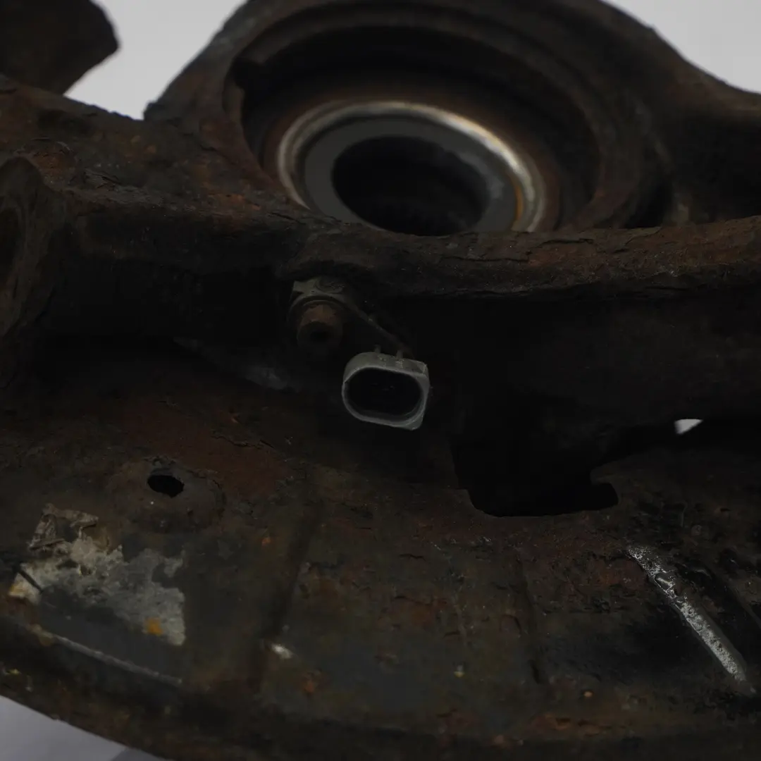 Volkswagen Touareg 7L Zwrotnica Piasta Prawy Przód - SKU 7L0407258A - Numer Części 7L0407258A