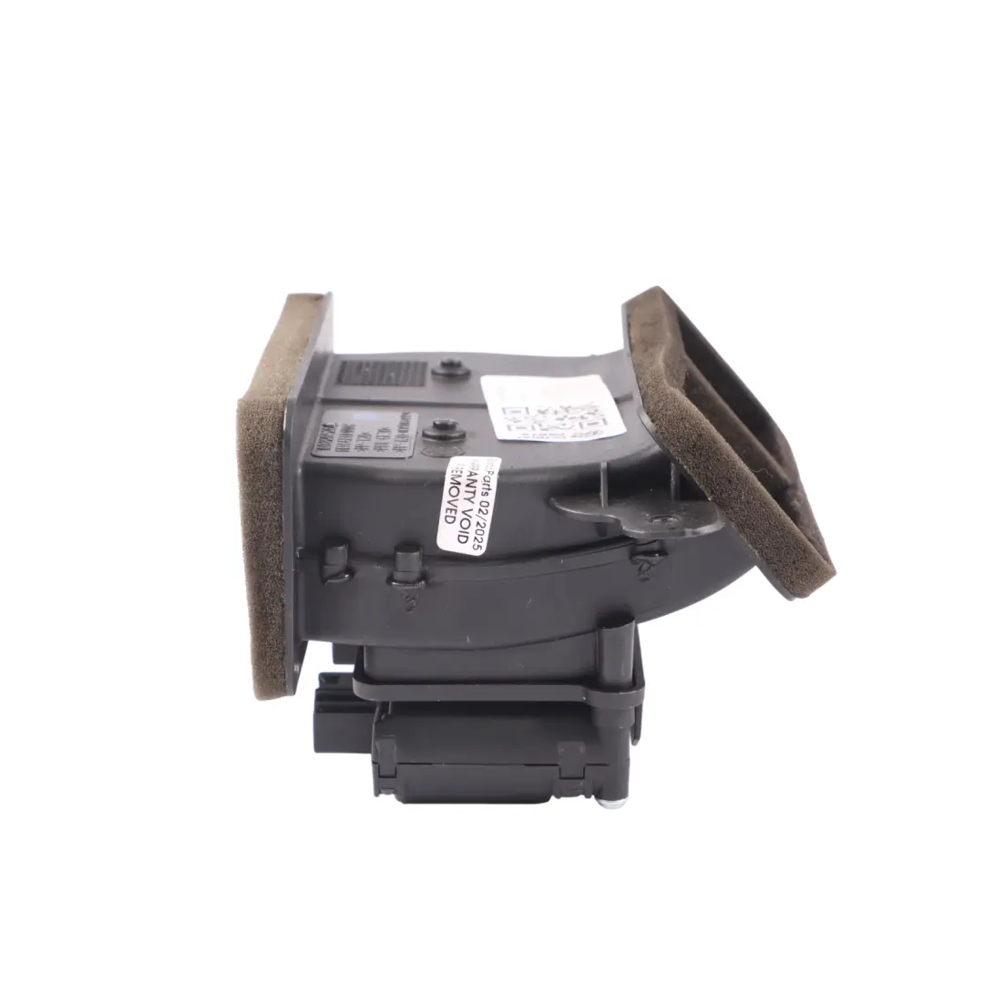 Conduit d'aération central du compartiment arrière de l'Audi Q7 4L pour à propos du numéro de pièce 7L0820526C Conduit d'aération central du compartiment arrière de l'Audi Q7 4L - SKU 7L0820526C - Numéro de pièce 7L0820526C