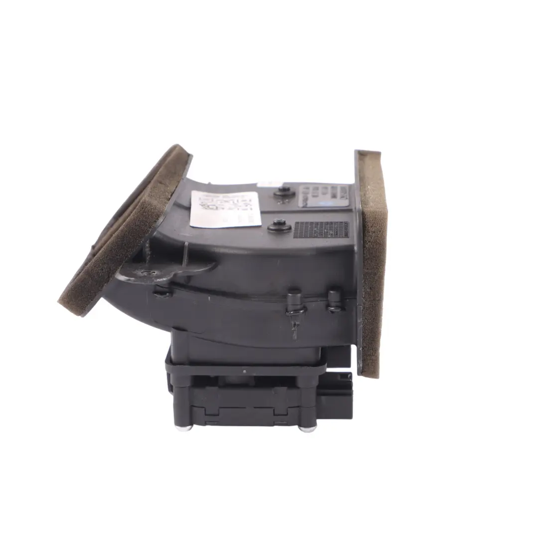 Conduit d'aération central du compartiment arrière de l'Audi Q7 4L pour à propos du numéro de pièce 7L0820526C Conduit d'aération central du compartiment arrière de l'Audi Q7 4L - SKU 7L0820526C - Numéro de pièce 7L0820526C