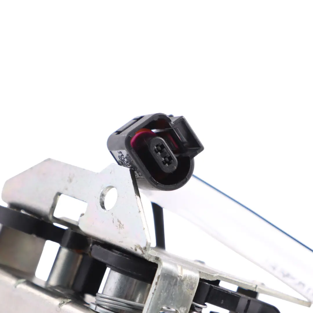 Volkswagen Touareg 7L Trunk Tailgate Window Lock Catch Latch - SKU 7L0827506E - Part number 7L0827506E