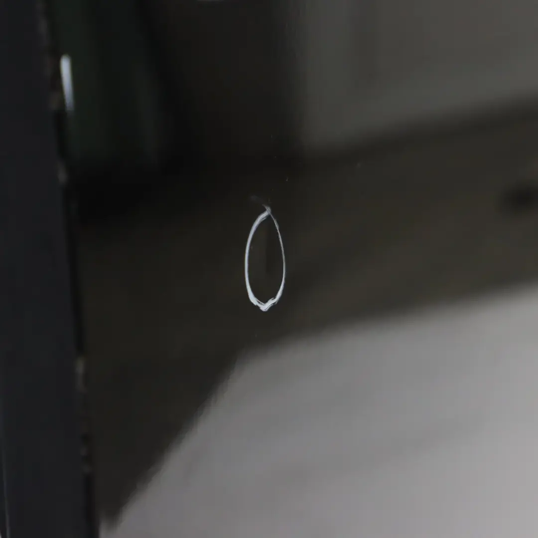 Drzwi Prawe Przednie Black Magic Pearl Czarny - C9Z do VW Volkswagen Touareg o numerze 7L0831056L VW Volkswagen Touareg Drzwi Prawe Przednie Black Magic Pearl Czarny - C9Z - SKU 7L0831056L-BLM - Numer Części 7L0831056L