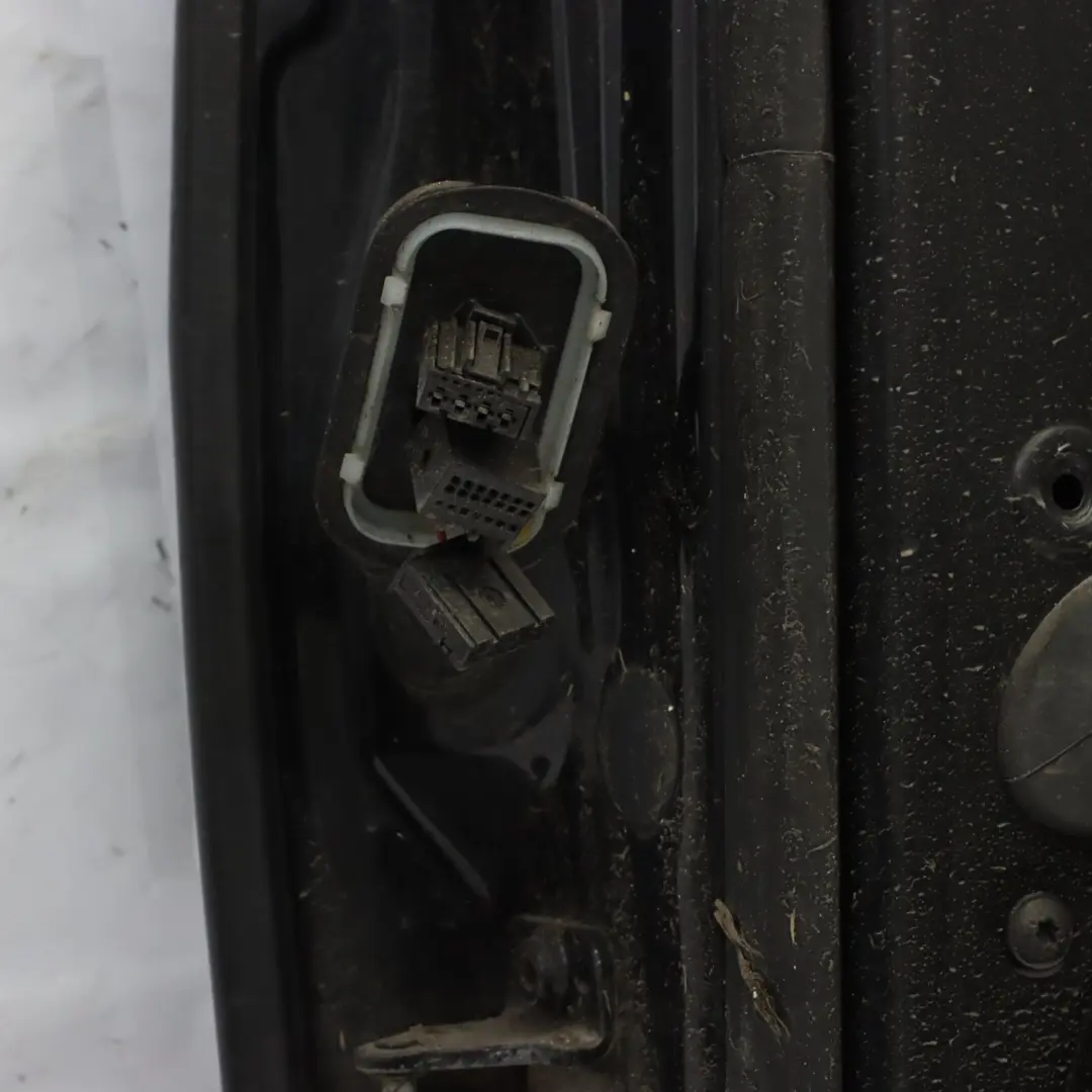 Right Door O/S Black Magic Pearl - C9Z to VW Volkswagen Touareg Rear with Part number 7L0833056M VW Volkswagen Touareg Rear Right Door O/S Black Magic Pearl - C9Z - SKU 7L0833056M-BLM - Part number 7L0833056M