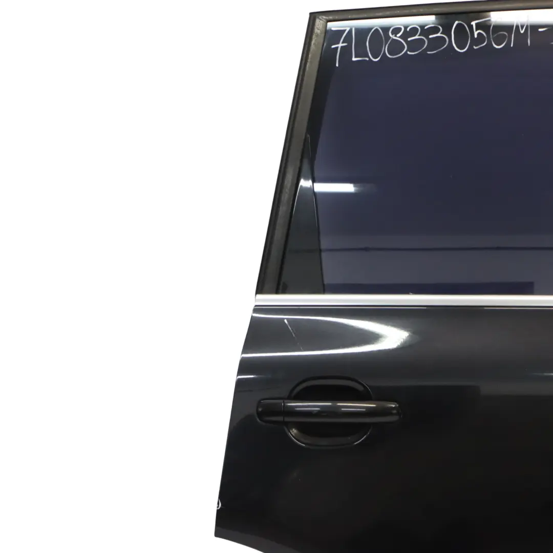 Porta Posteriore Destra Nero Magic Pearl - C9Z per VW Volkswagen Touareg con numero di parte 7L0833056M VW Volkswagen Touareg Porta Posteriore Destra Nero Magic Pearl - C9Z - SKU 7L0833056M-BLM - Numero di parte 7L0833056M