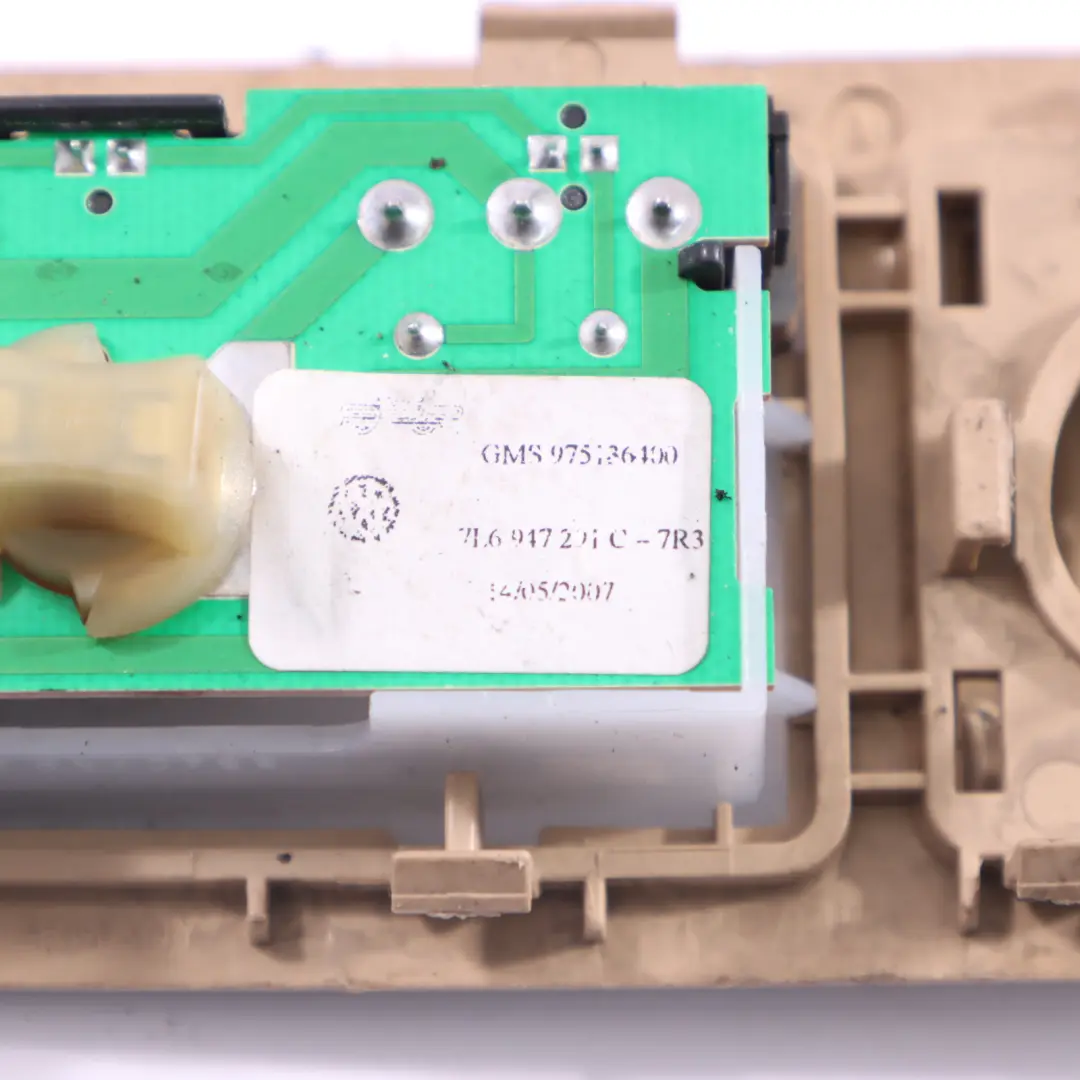 7L Luz De Techo Trasero De Cortesía Izquierda para VW Volkswagen Touareg con número de pieza 7L0861687A VW Volkswagen Touareg 7L Luz De Techo Trasero De Cortesía Izquierda - SKU 7L0861687A - Número de pieza 7L0861687A