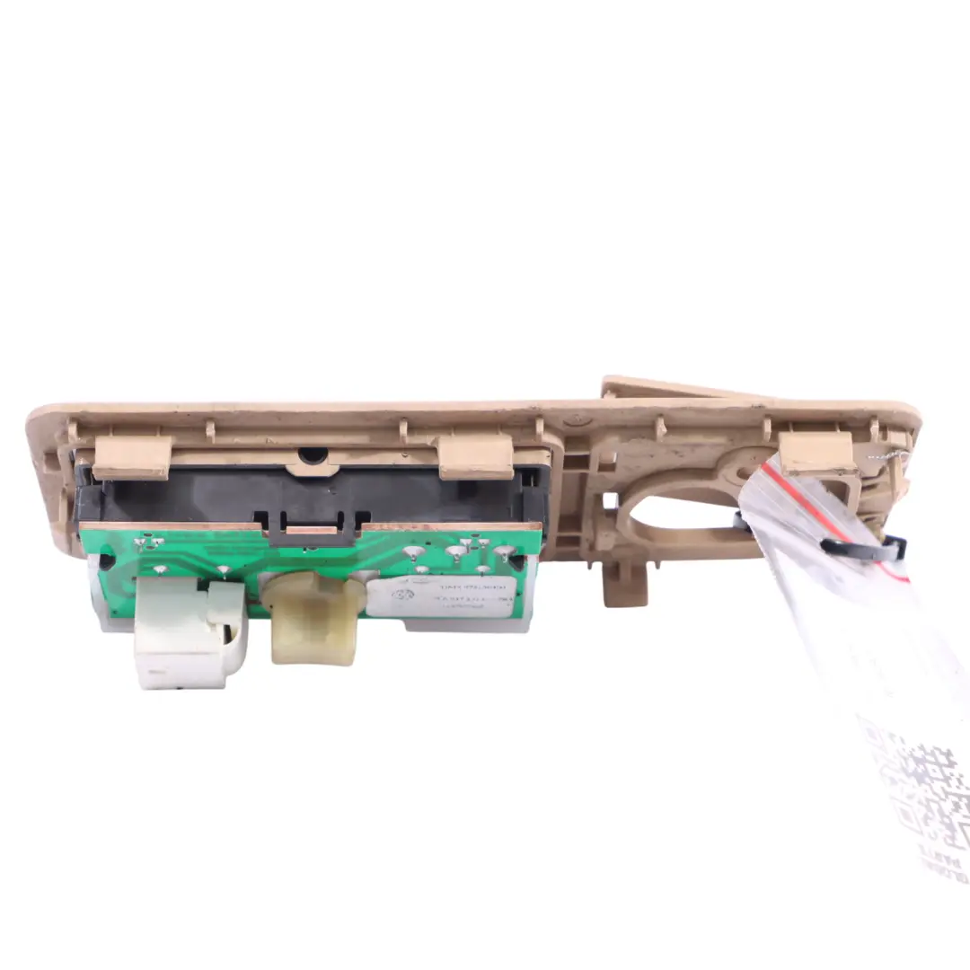 VW Touareg 7L Fanale Del Padiglione Posteriore Sinistro Cortesia - SKU 7L0861687A - Numero di parte 7L0861687A