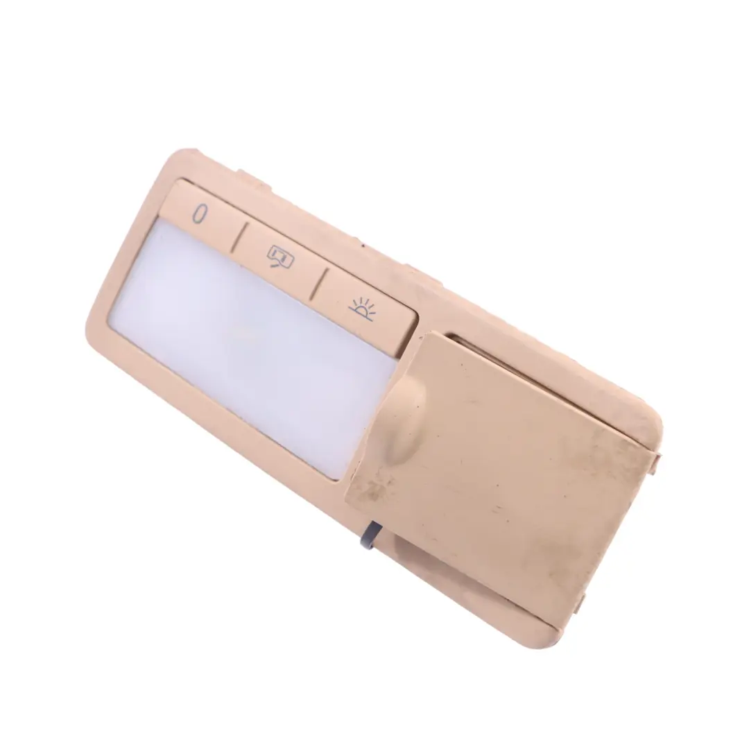 7L Fanale Posteriore Padiglione Luce Destra Cortesia per VW Touareg con numero di parte 7L0861688A VW Touareg 7L Fanale Posteriore Padiglione Luce Destra Cortesia - SKU 7L0861688A - Numero di parte 7L0861688A