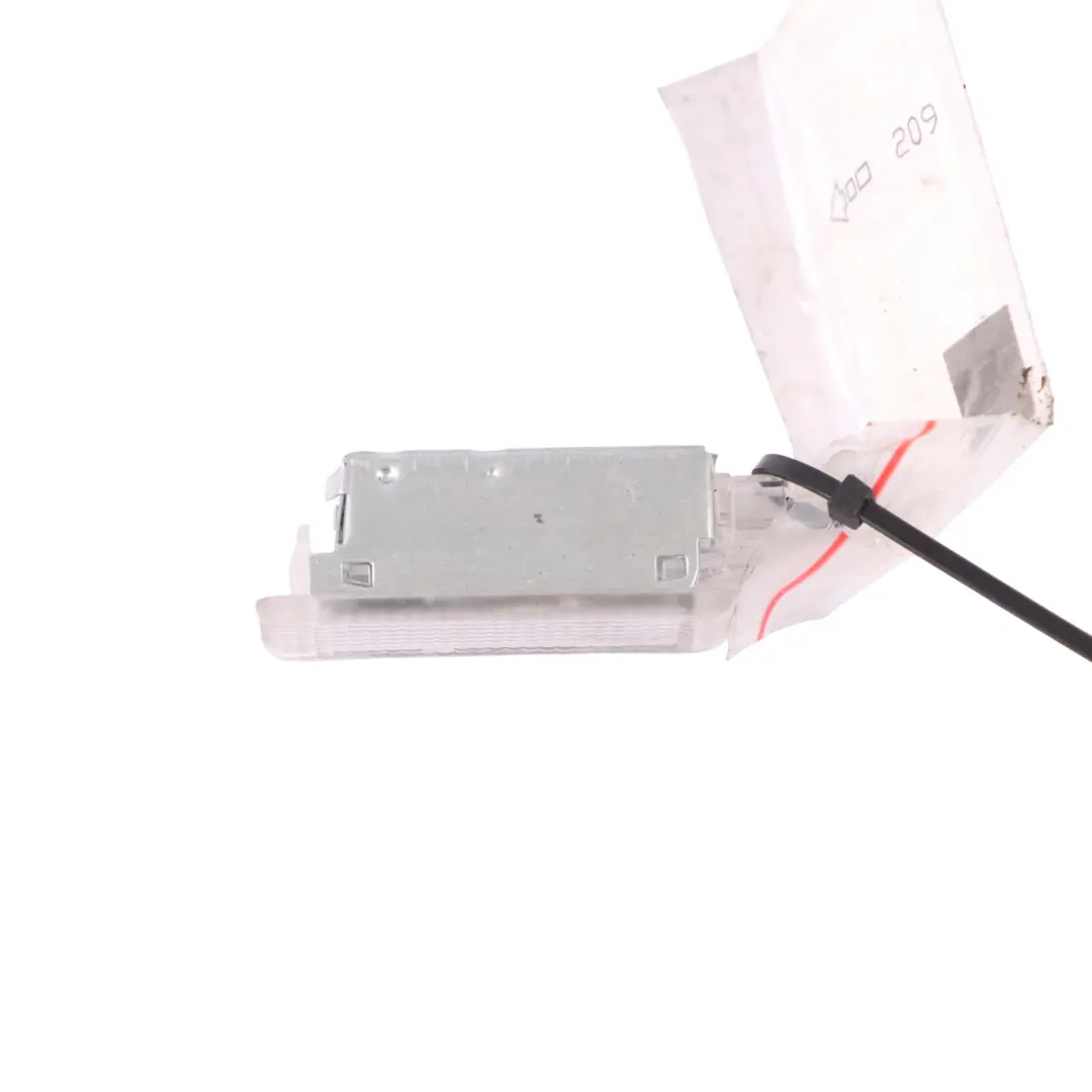 Luz almacenamiento guantera Audi A4 B9 A5 RS5 Volkswagen Golf Tiguan para con número de pieza 7L0947415 Luz almacenamiento guantera Audi A4 B9 A5 RS5 Volkswagen Golf Tiguan - SKU 7L0947415 - Número de pieza 7L0947415