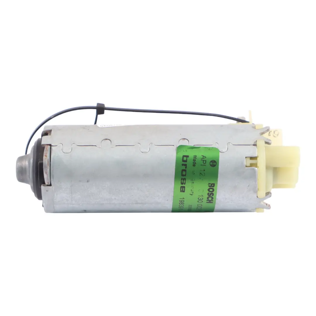 Regolazione Motore Sedile Anteriore Destro 0130002529 per Audi Q7 L4 con numero di parte 7L0959112 Audi Q7 L4 Regolazione Motore Sedile Anteriore Destro 0130002529 - SKU 7L0959112 - Numero di parte 7L0959112