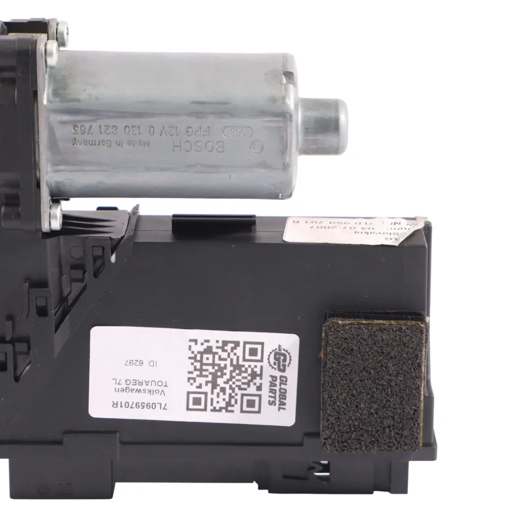 7L Front Window Lifter Motor Regulator Right O/S to Volkswagen Touareg with Part number 7L0959701R Volkswagen Touareg 7L Front Window Lifter Motor Regulator Right O/S - SKU RHD-7L0959701R - Part number 7L0959701R