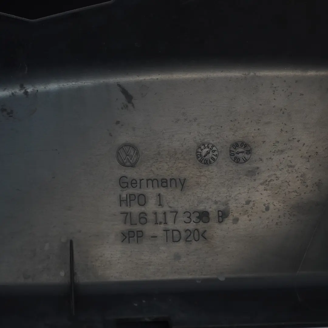 Volkswagen Touareg 7L Admisión De Aire Canal Guía Conducto Derecho - SKU 7L6117336B - Número de pieza 7L6117336B