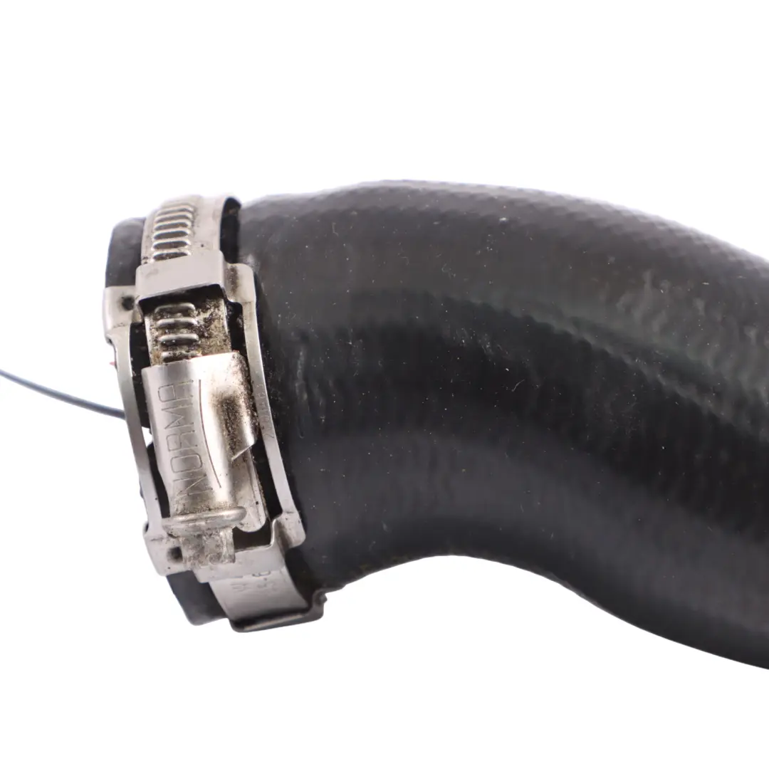 7L 3.0 TDI Turbo Ladeluft Kühler Schlauchleitung für Volkswagen Touareg mit Teilenummer 7L6145708H Volkswagen Touareg 7L 3.0 TDI Turbo Ladeluft Kühler Schlauchleitung - SKU 7L6145708H - Teilenummer 7L6145708H