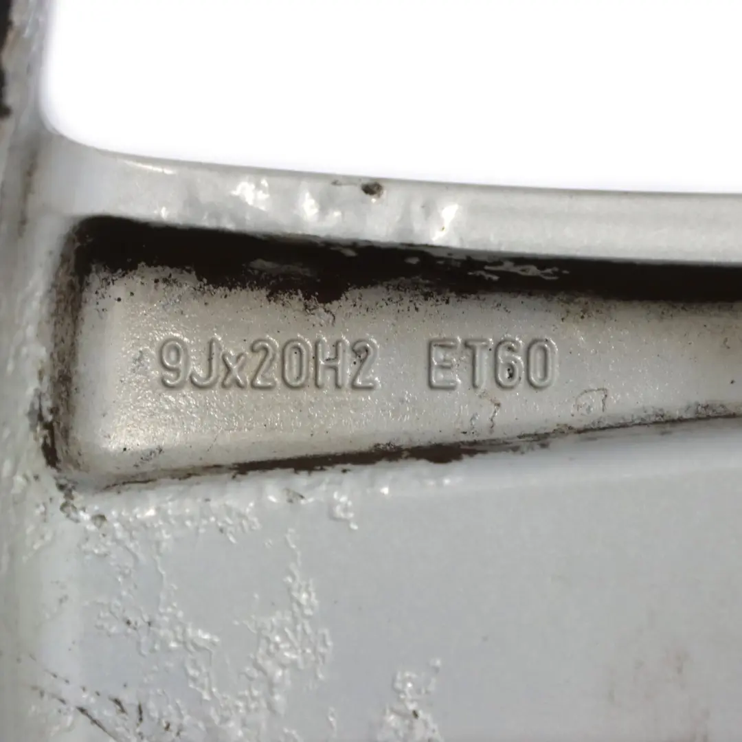 7L Felga Aluminiowa Srebrna 20" 9J ET:60 do Volkswagen Touareg o numerze 7L6601025AP Volkswagen Touareg 7L Felga Aluminiowa Srebrna 20" 9J ET:60 - SKU 7L6601025AP-1 - Numer Części 7L6601025AP