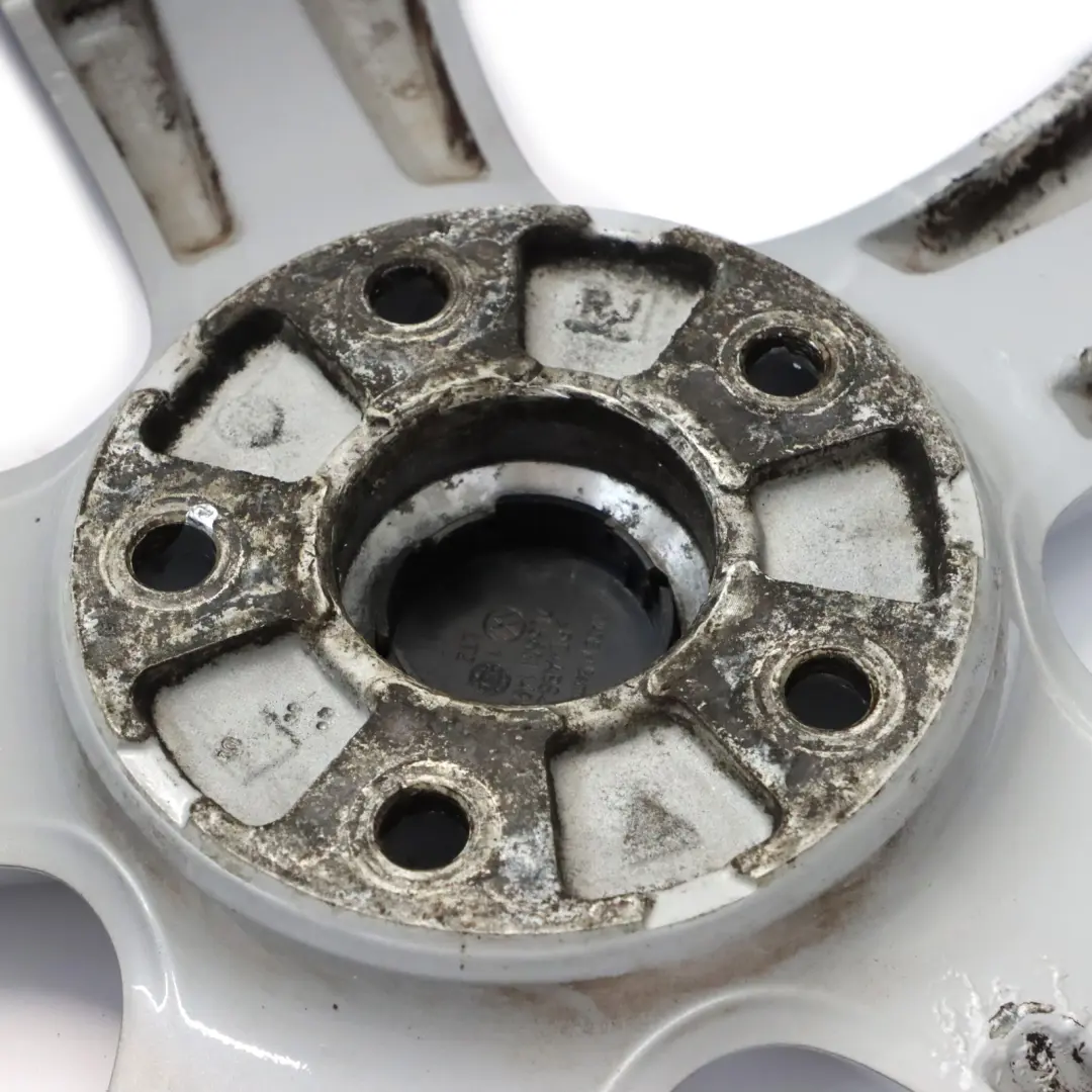 7L Silberne Alufelge 20" 9J ET:60 Sternspeiche für Volkswagen Touareg mit Teilenummer 7L6601025AP Volkswagen Touareg 7L Silberne Alufelge 20" 9J ET:60 Sternspeiche - SKU 7L6601025AP-1 - Teilenummer 7L6601025AP