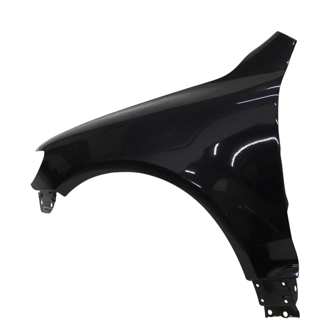 Błotnik Lewy Przedni Black Magic Pearl Czarny - C9Z do Volkswagen VW Touareg o numerze 7L6821101P Volkswagen VW Touareg Błotnik Lewy Przedni Black Magic Pearl Czarny - C9Z - SKU 7L6821101P-BLM - Numer Części 7L6821101P