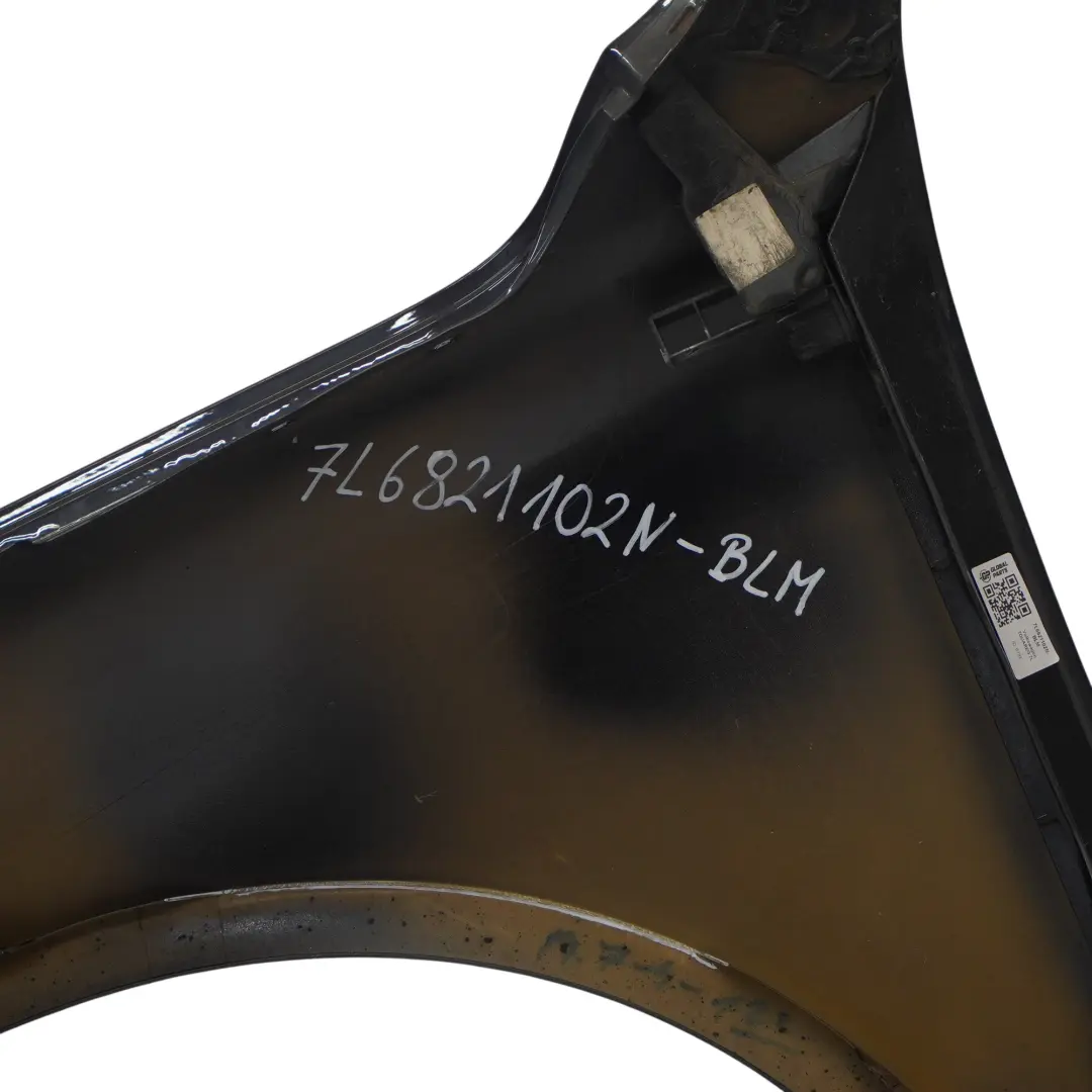 Pannello Laterale Anteriore Destro Ala Black Magic - C9Z per Volkswagen VW Touareg con numero di parte 7L6821102N Volkswagen VW Touareg Pannello Laterale Anteriore Destro Ala Black Magic - C9Z - SKU 7L6821102N-BLM - Numero di parte 7L6821102N