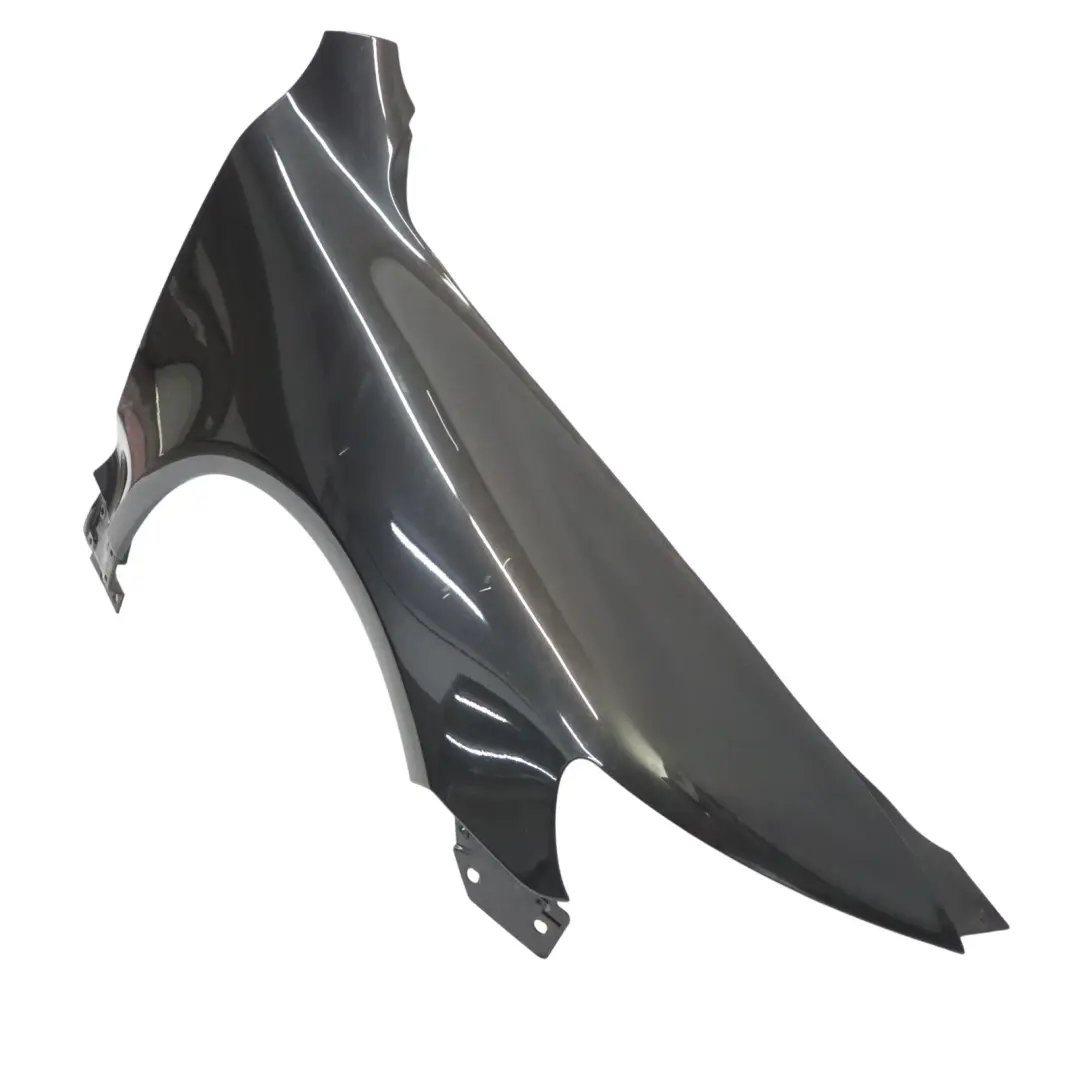 7L Pannello Laterale Anteriore Destro Nero Magic - C9Z per Volkswagen VW Touareg con numero di parte 7L6821102N Volkswagen VW Touareg 7L Pannello Laterale Anteriore Destro Nero Magic - C9Z - SKU 7L6821102N-BLM1 - Numero di parte 7L6821102N