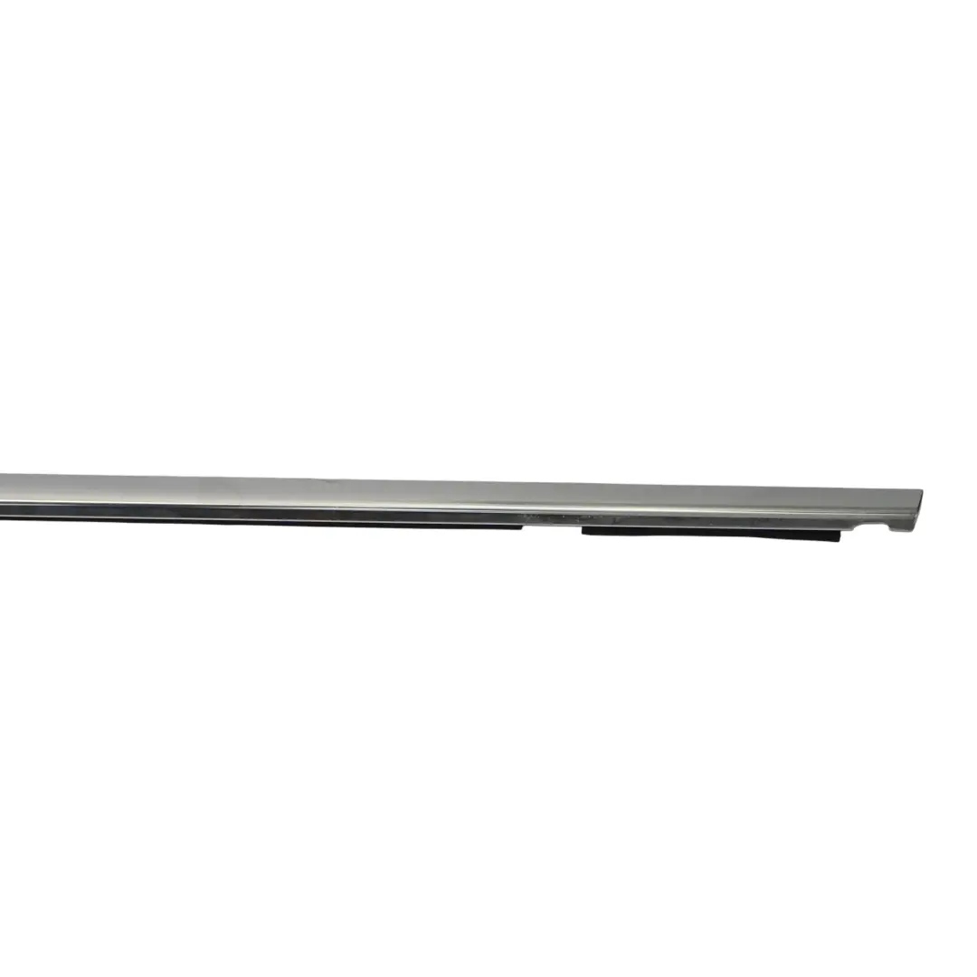 VW Volkswagen Touareg 7L Joint Garniture Vitre Porte Avant Gauche - SKU 7L6837475E - Numéro de pièce 7L6837475E