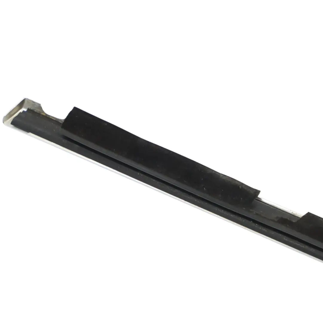  Joint D'Étanchéité Vitre Porte Avant Droite Volkswagen Touareg 7L - SKU 7L6837476E - Numéro de pièce 7L6837476E