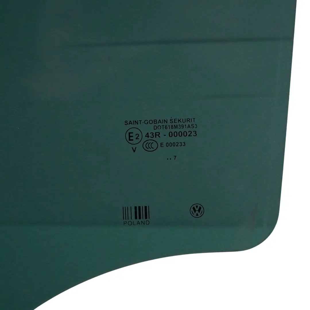 7L Szyba Drzwi Lewy Tył Przyciemniona AS3 do Volkswagen Touareg o numerze 7L6845205E Volkswagen Touareg 7L Szyba Drzwi Lewy Tył Przyciemniona AS3 - SKU 7L6845205E - Numer Części 7L6845205E