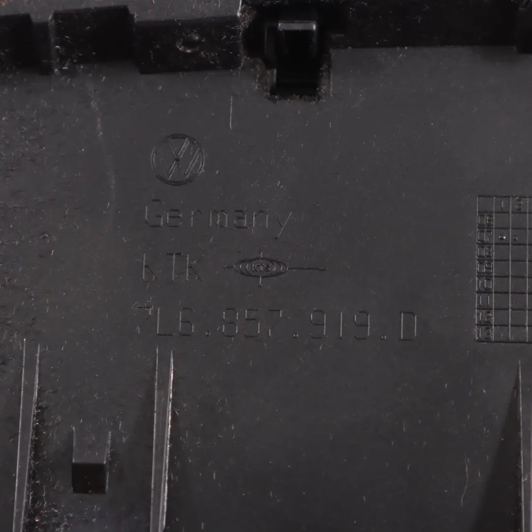 7L Mittelkonsolenfach Ablagefach für VW Volkswagen Touareg mit Teilenummer 7L6857919 VW Volkswagen Touareg 7L Mittelkonsolenfach Ablagefach - SKU 7L6857919 - Teilenummer 7L6857919